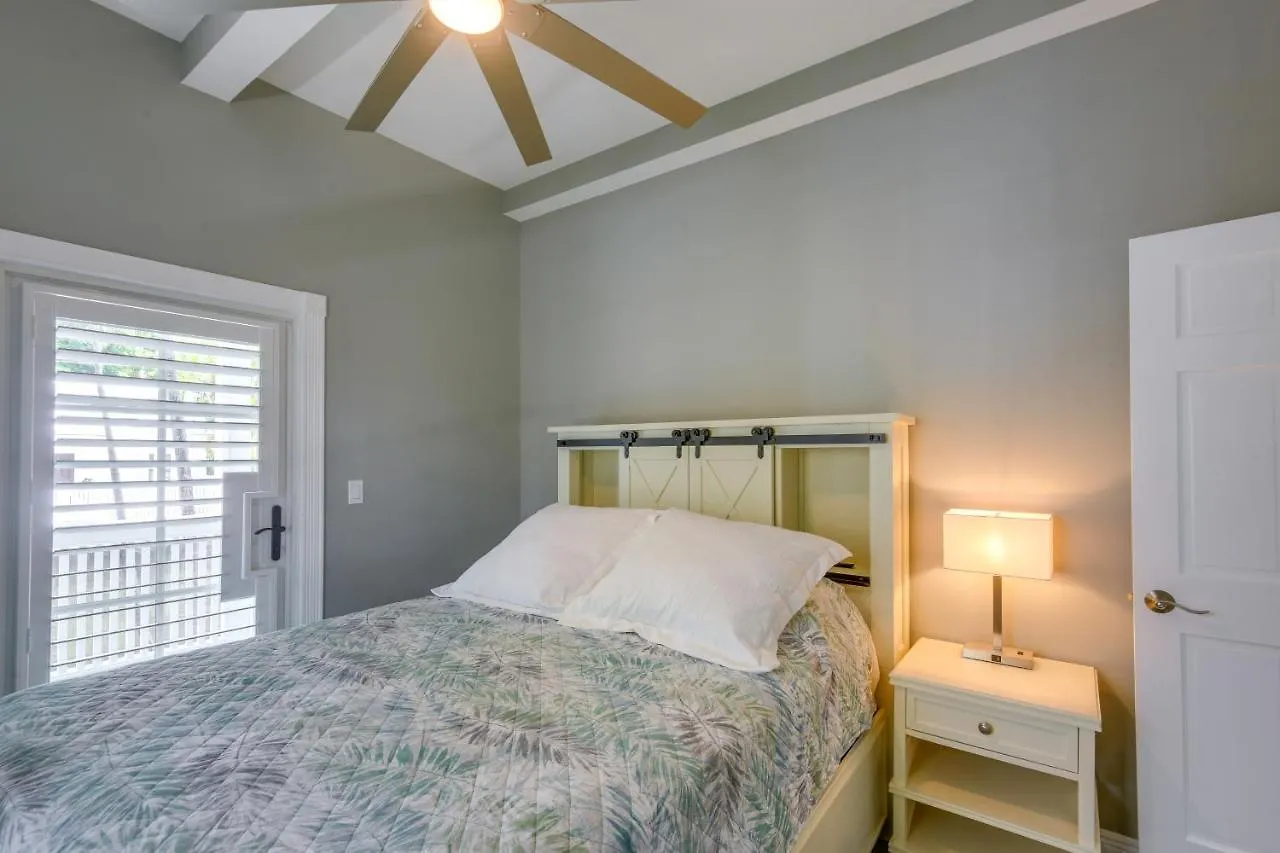 Breezy Key West First-Floor Condo With Pool Access